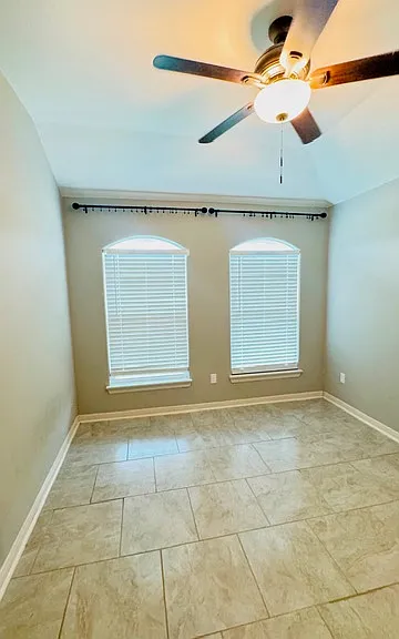 602 S Tecate Dr — Photo 4