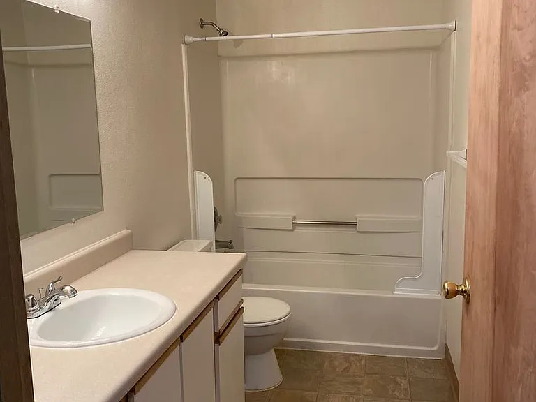 7020 NE 100th Ct — Photo 7