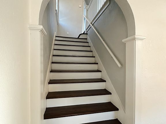 3rd image of 341 N Lawn Ave