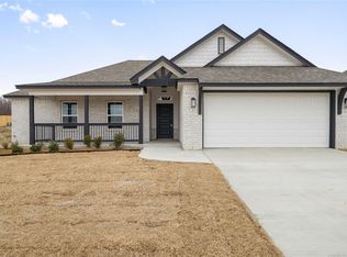 5221 S Walnut Creek Dr, Sand Springs, OK 74063