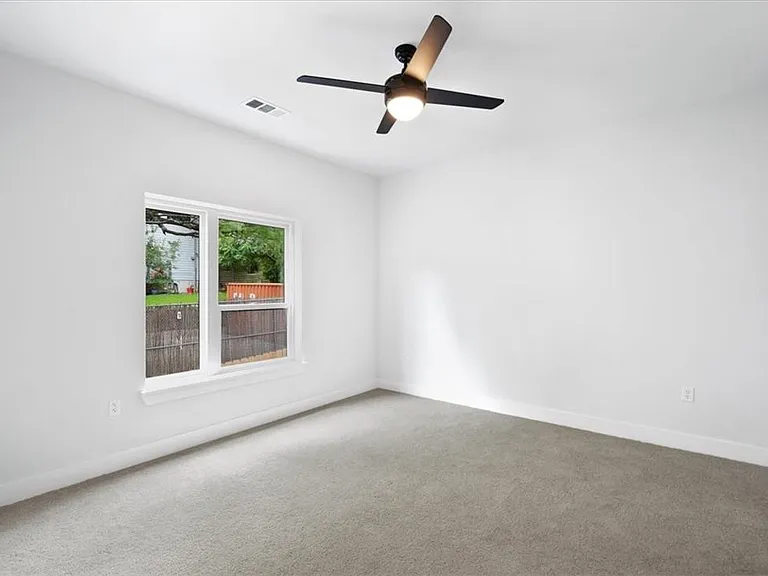 2220 Webberville Rd #318 — Photo 11