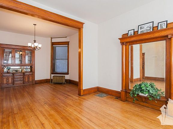 5th image of 724 W Oakdale Ave #1F