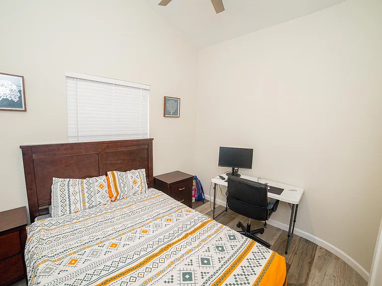 3226 E Rosemonte Dr — Photo 14