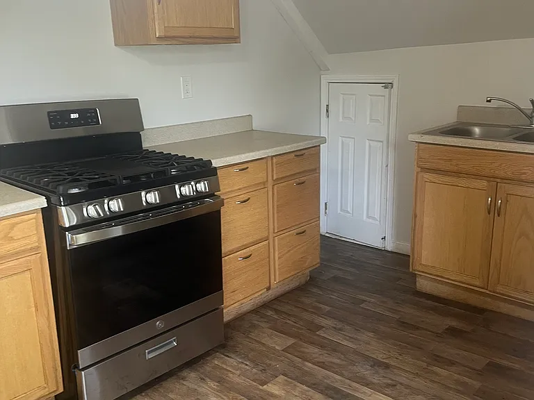 23 Highland Ave — Photo 4