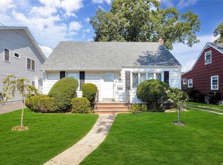 202 Elsie Ave, Merrick, NY 11566