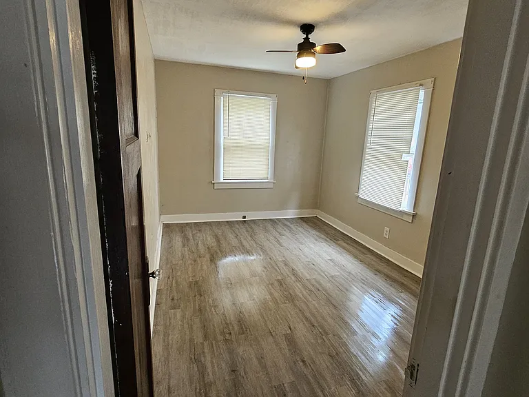 320 Huron Ave — Photo 7