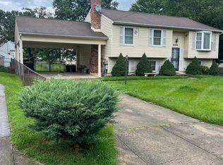 8626 Irvin Ave, Lanham, MD 20706