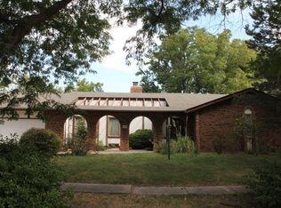 6900 E Stonegate Ln, Wichita, KS 67206