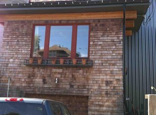 1035 NE 71st St, Seattle, WA 98115