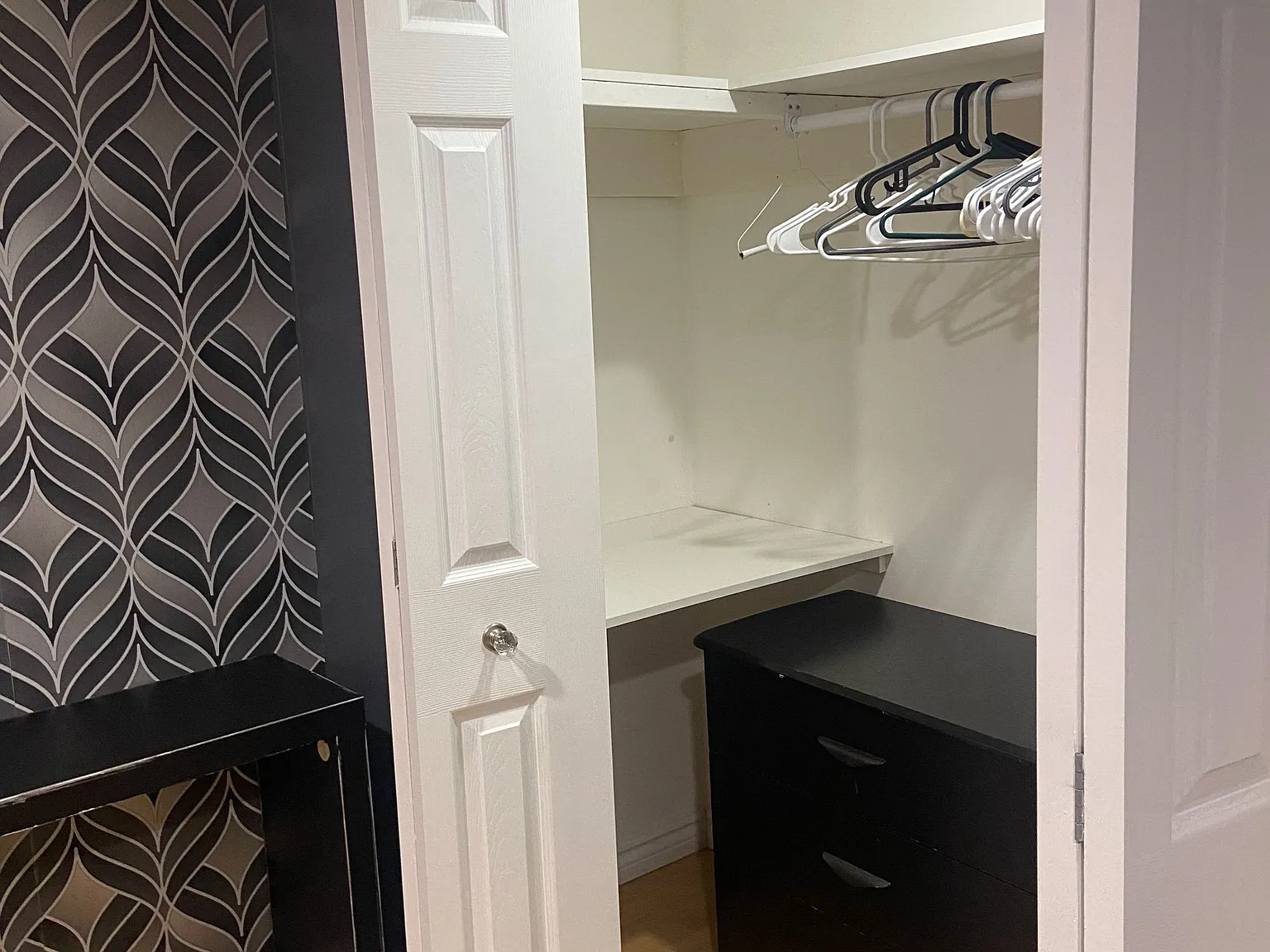 8 bed, $900 — Photo 4