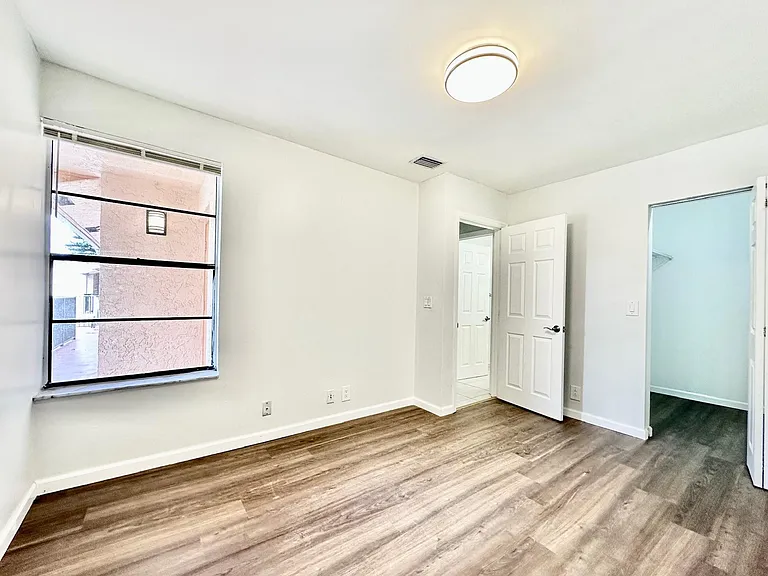 1917 NW 94th Ave #204A — Photo 28