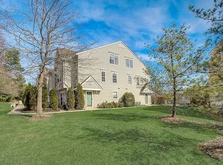 31 Phoenix Ct, Tinton Falls, NJ 07712