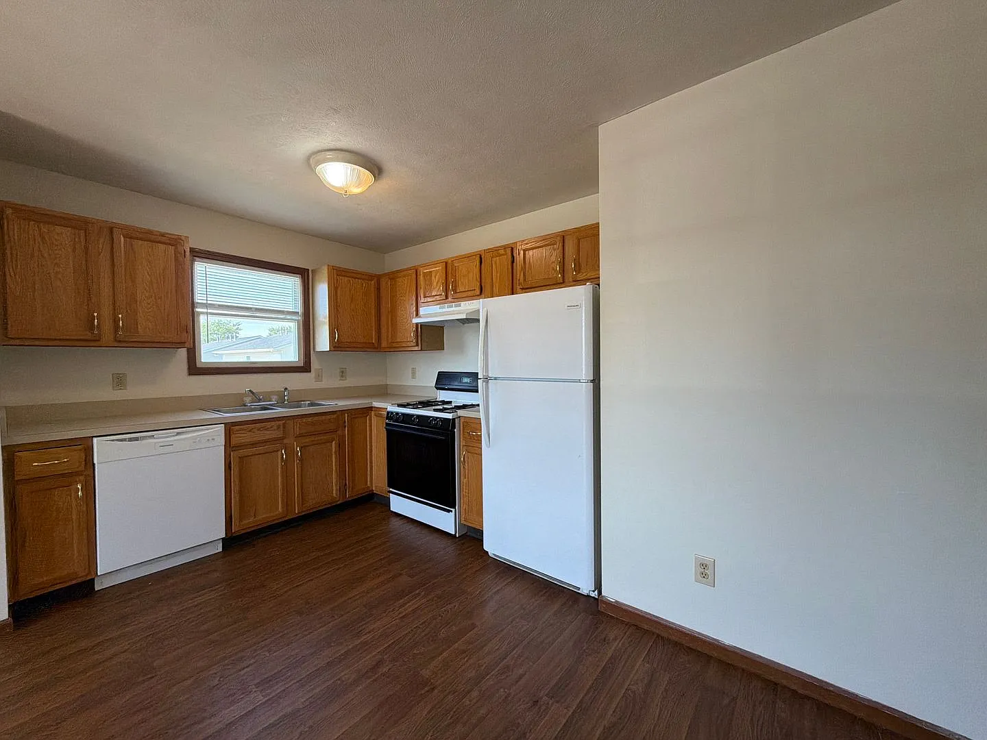 209 Stonewall Court — Photo 4