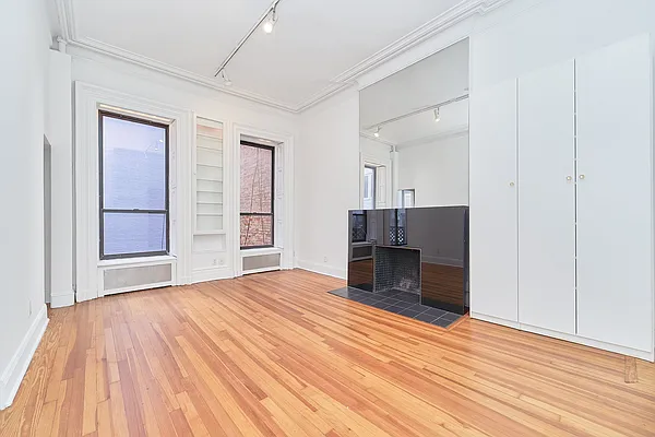 Rented by Living New York | media 9