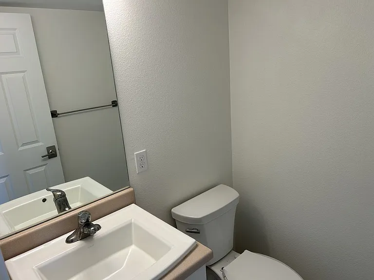 445 Southwest Blvd #11 — Photo 11