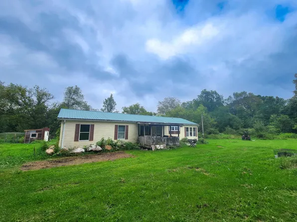 7266 N Eberhart Ave, Harrison, MI 48625