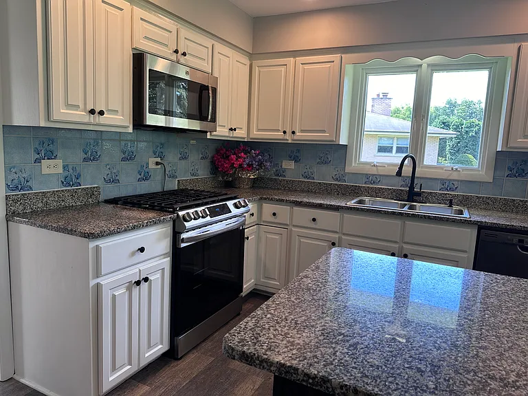 7030 Plymouth Rd — Photo 9