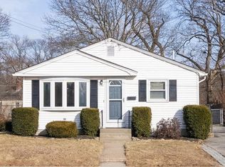 24 Pawtucket Ave, Rumford, RI 02916