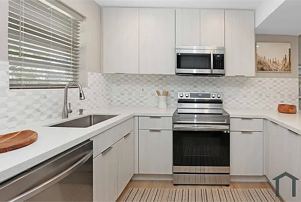 5224 NE 16th Ave — Photo 9