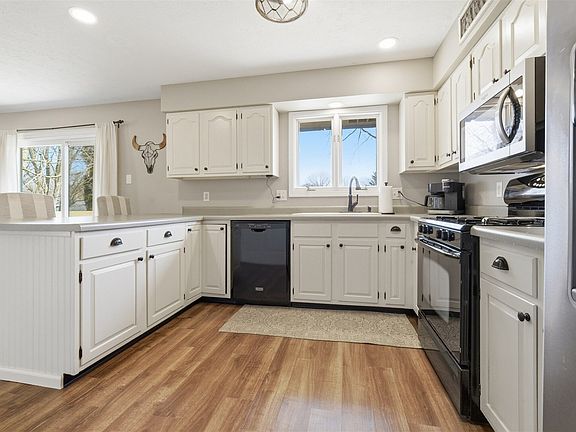 4th image of 112 S Cottage Ave