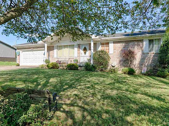 2nd image of 2529 Woods Dr