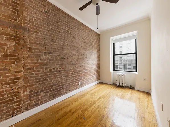 1384 Lexington Avenue 3E image 3 of 9