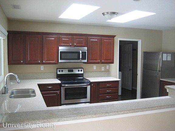 5th image of 11460 Hillcrest Ct