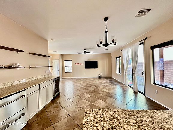 4th image of 4184 N Stone Cliff Dr