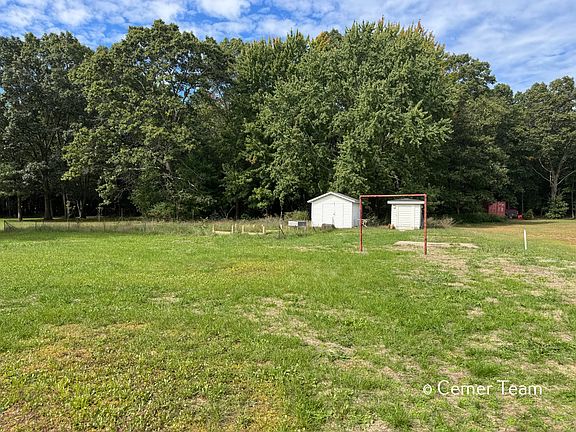 2nd image of 1926 Shettler Rd