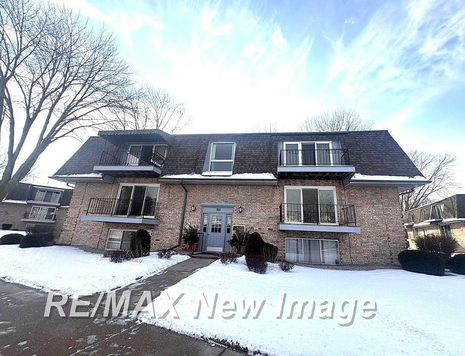1st image of 102 Provincial Ct