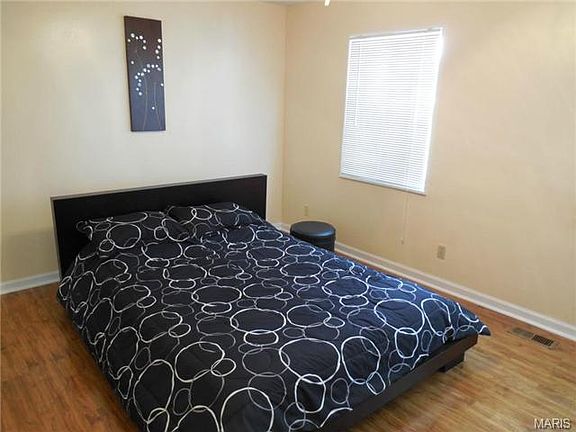 4th image of 8815 Wrenwood Ln
