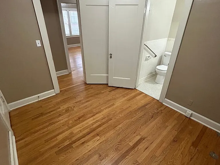 5446 Charlotte St — Photo 18