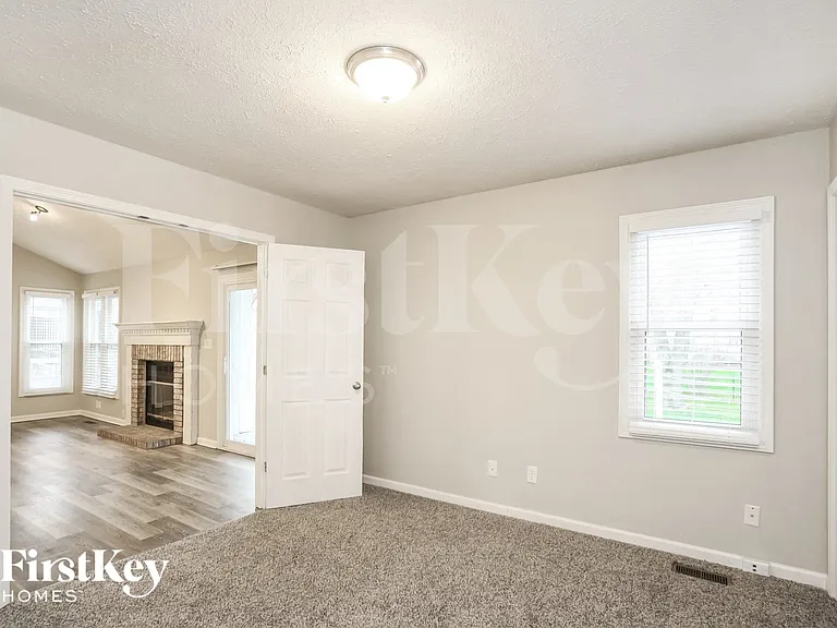 7795 Kenetta Ct — Photo 8