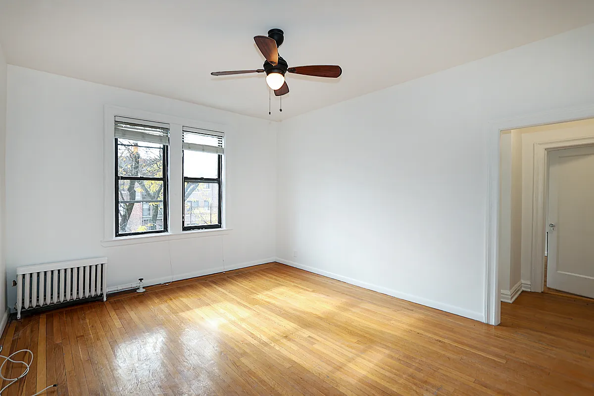 Building Photo - 11525 Metropolitan Ave #233