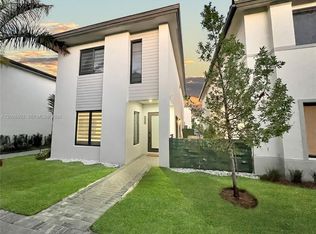 4386 NW 80th Ct, Doral, FL 33166