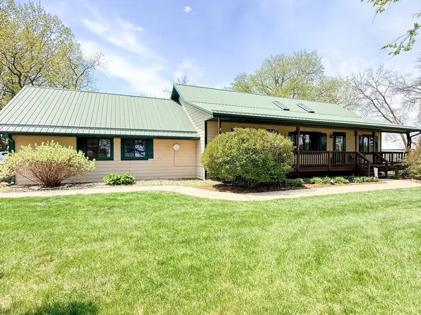 1279 Reed Ave, Belmond, IA 50421