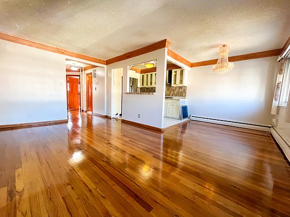 3rd image of 466 Berriman St Floor 2