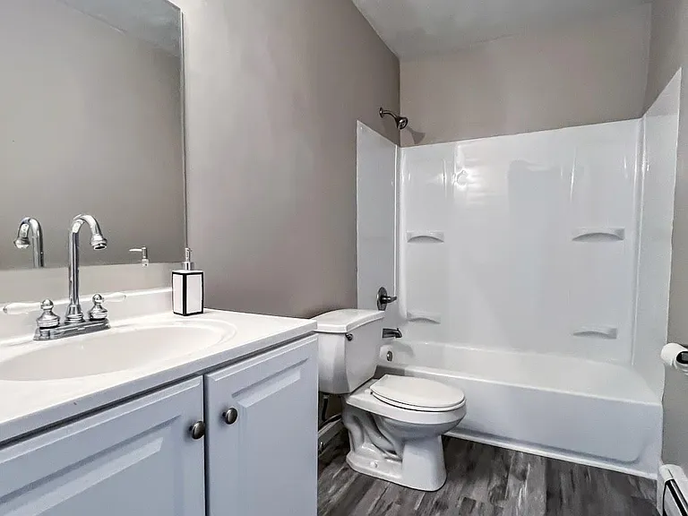 1899 Oles Ave #4 — Photo 8