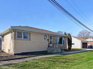 9544 Lockwood Ave, Skokie, IL 60077