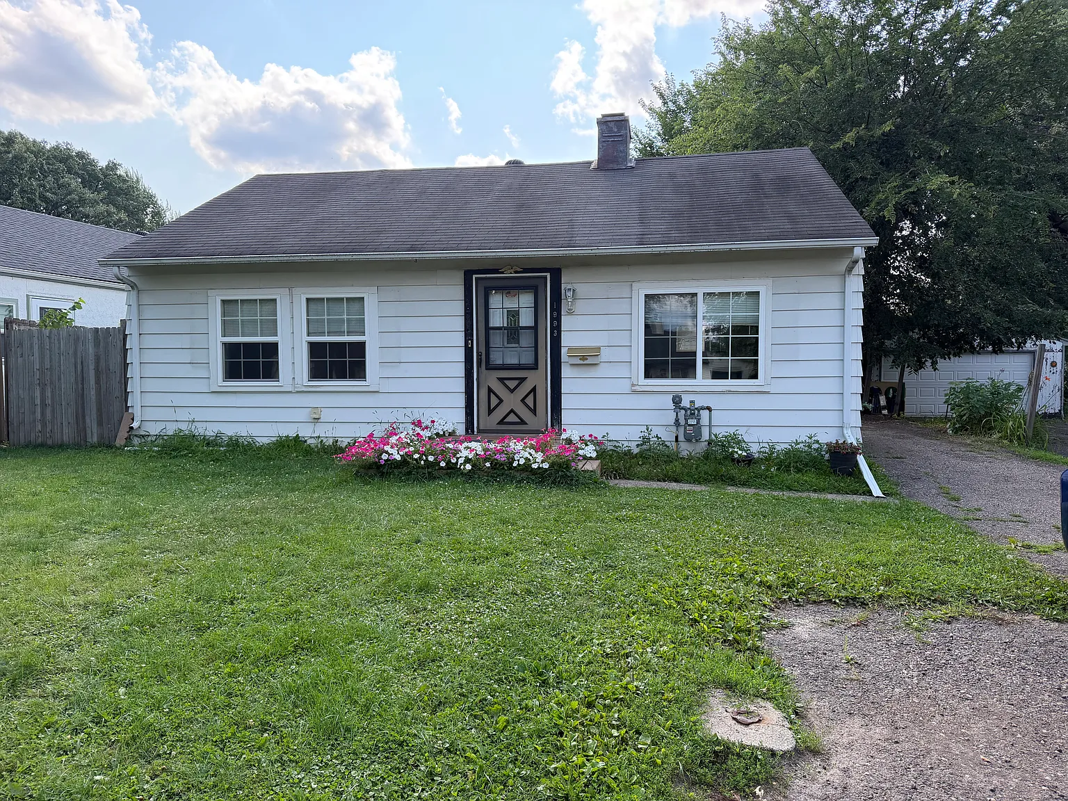 2 bed, 1500 sqft, $2,100 — Photo 1