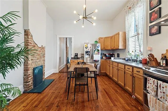 2 bed, 1.0 bath, 917 sqft, $1,600 — Photo 4
