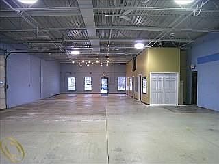 4th image of 495 Amelia St