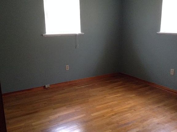 3rd image of 201 Penny Ln