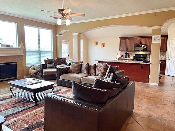 4th image of 15219 Mountain Heights Dr