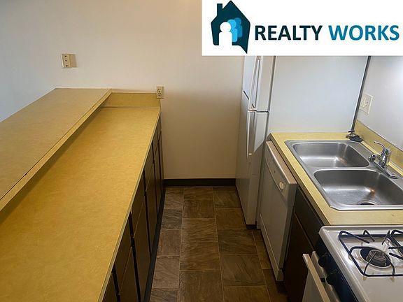 5th image of 649 S 18th St APT 15