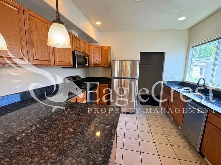 216 N Park St — Photo 18