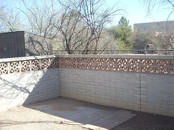 Fully enclosed yard.