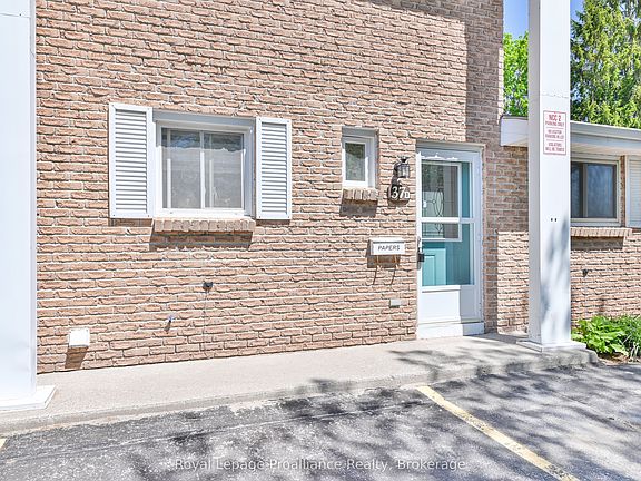 4th image of 37 A Young St #D