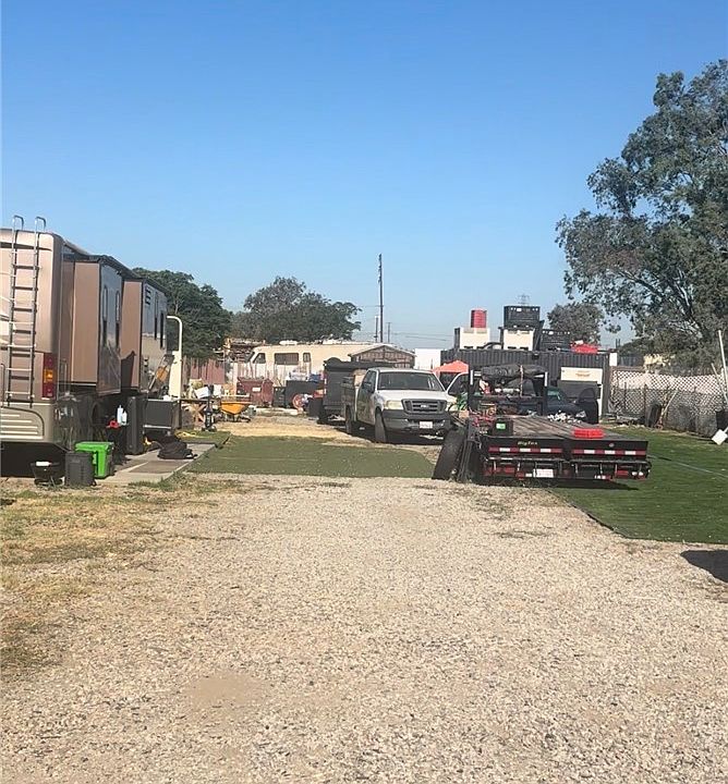 1st image of 4245 Glen