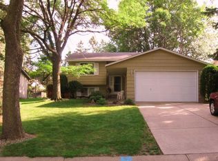 2464 Cowern Pl E, North Saint Paul, MN 55109